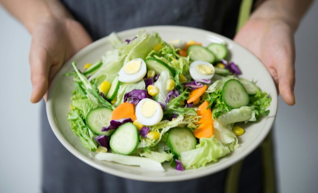 Picture of a bowl of salad